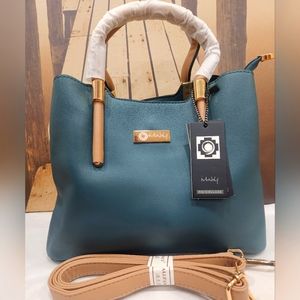 Brand New Leather Luxury Hand/ Shoulder Bag.